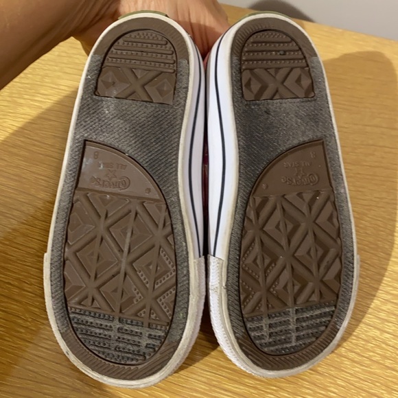 Kids floral pink Chuck Taylor, Velcro sides, size 8 - Picture 8 of 8